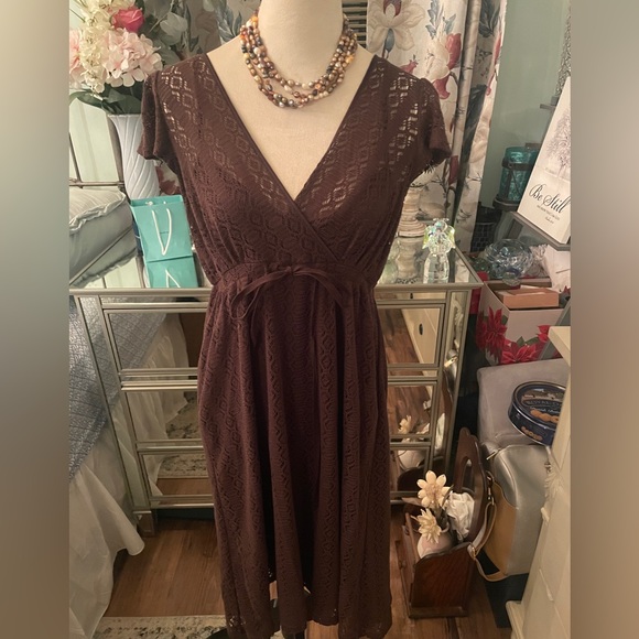 LOFT Dresses & Skirts - Vintage AnnTaylor Loft Empire, V-neck, Crochet Dress Fully Lined. 6. Pretty!